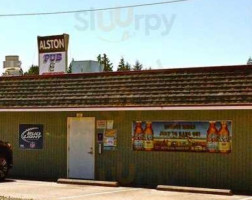 Alston Pub Grub outside