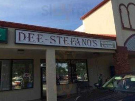 Dee-stefano's outside