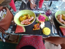 Resto Aloha food