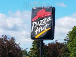 Pizza Hut outside