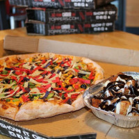 Toppers Pizza food