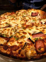 Treve's Pizza food