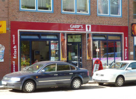 Garip's Döner outside