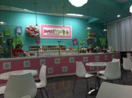 Sweetfrog inside