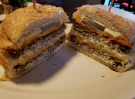 The One Hamburgueria food