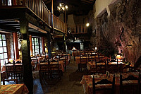 Auberge De Retourtour inside