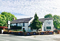 Farmers Arms outside