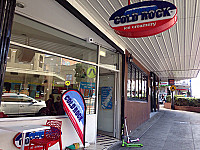 Cold Rock Ice Creamery outside