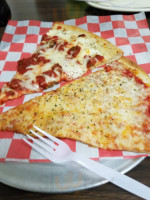 Stella's Pizza food