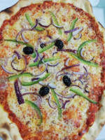 Pizza Des Lys food