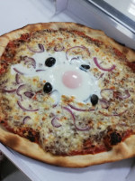 Pizza Des Lys food