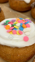 Davinci's Donuts food