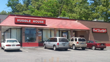 Huddle House outside