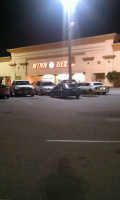 Winn-dixie Wine Spirits outside