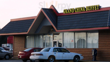 Grand China Buffet outside