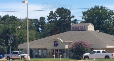 Braum's Ice Cream & Dairy outside