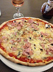 Maestro Pizzas food