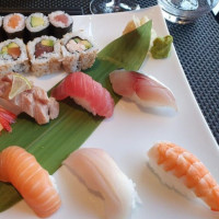 Sushi-Zen food