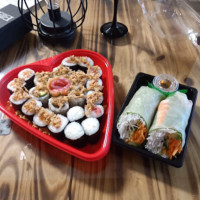 Sushi Hua food