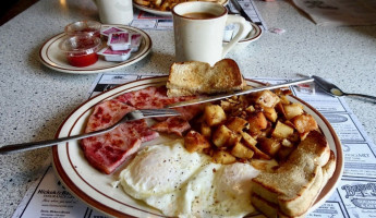 Wayside Bakery Creamery food