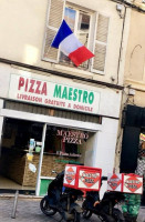 Pizza Maestro food