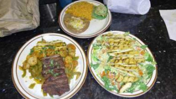 Los Tres Hermanos Grill food