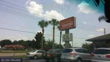 Golden Corral outside