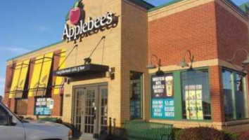 Applebee's Grill outside