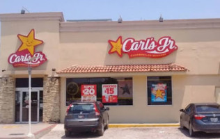 Carl's Jr. outside