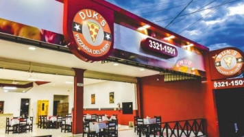 Duks Pizzaria inside