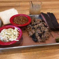 Doc's Madison Smokehouse food