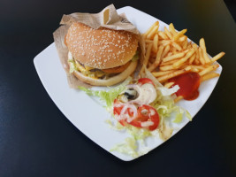 Good Baking Burger Poissy food