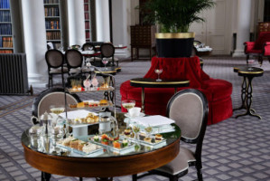 Colonnades At The Signet Library food