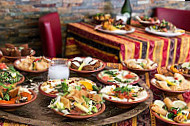 Le Mezze food