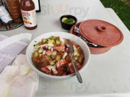 Mariscos Los Compadres food