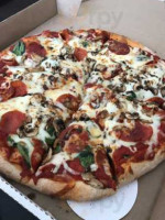 Nello's Pizza food