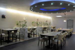 Asia Express À l'intérieur