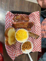 Smokin Joe’s Bbq And Pizzeria food