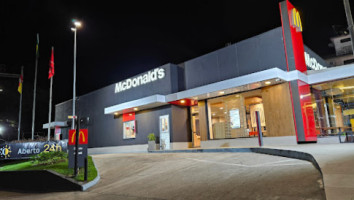 Mcdonald's outside