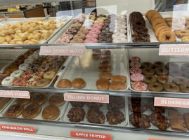 Pop's Donuts food