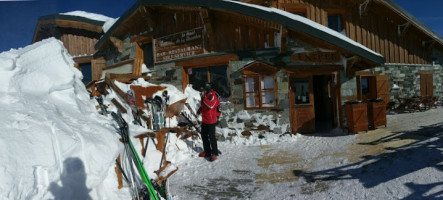 Le Mont De La Chambre inside