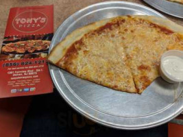 Tony's Pizza food