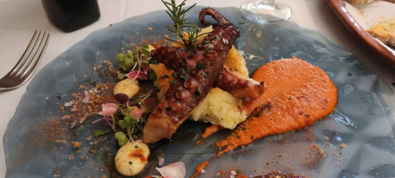 restaurant image