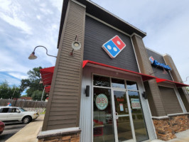 Domino's Pizza outside