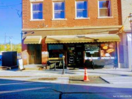 Top O' The Mornin' Donut Coffee Shop outside