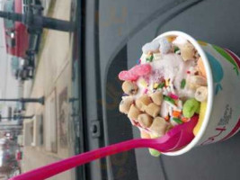 Tcby Frozen Yogurt outside