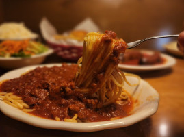 Vinces Spaghetti Express food