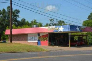 Bodacious Bar-B-Q outside