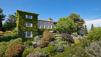 Le Manoir De L'Etang inside