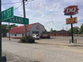 Dairy Queen outside